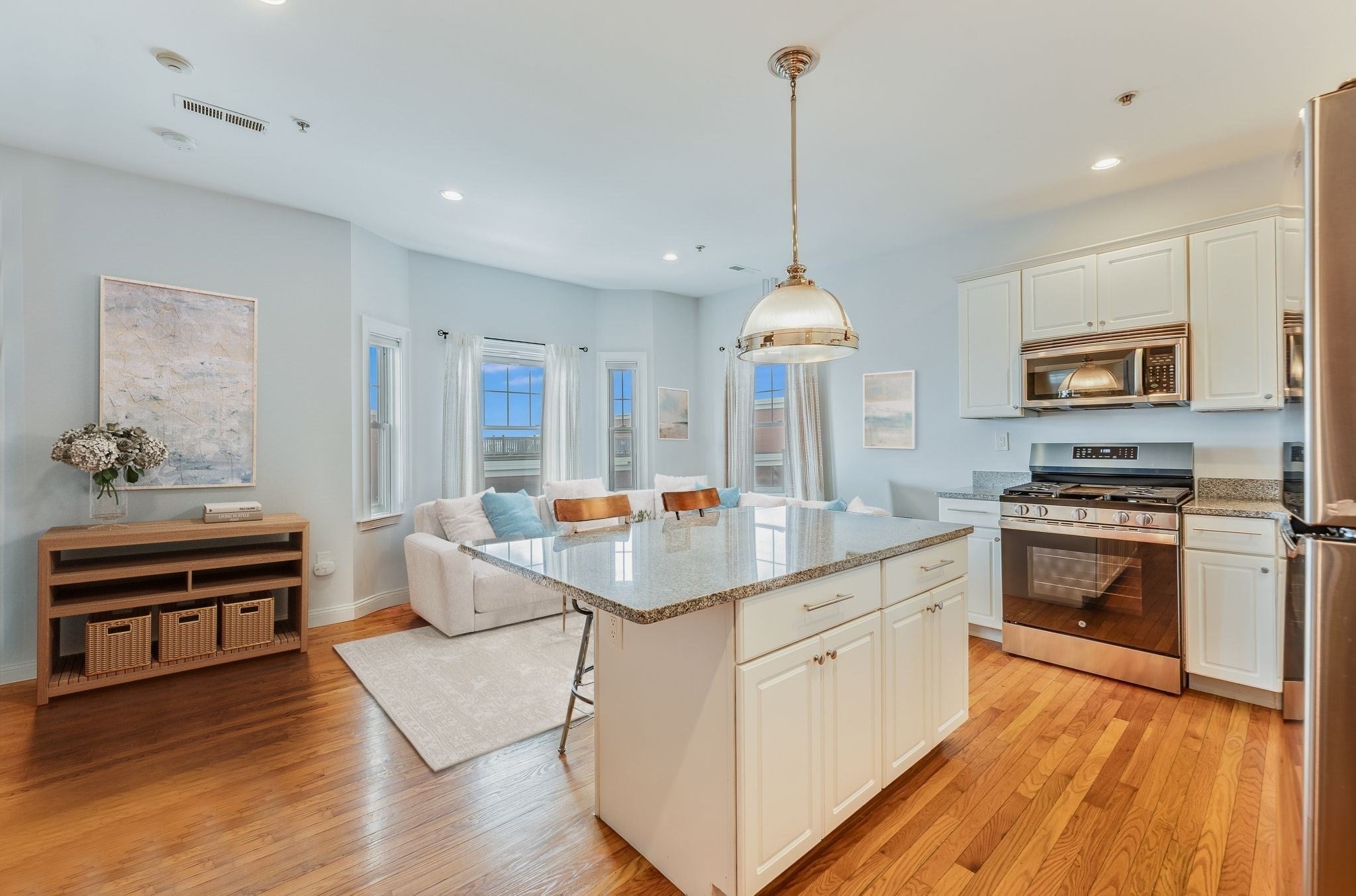 134-136 W 9th St 7