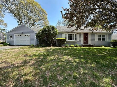 Photo of 11 Widgeon Lane West LN, Yarmouth, MA 02673 (MLS # 73521727)