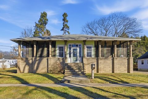 18 Cedar St Northampton MA 01060