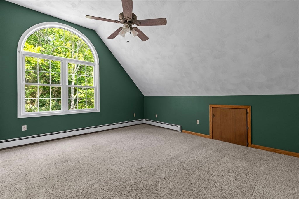 1524 Round Top Rd, Burrillville, RI Photo #23