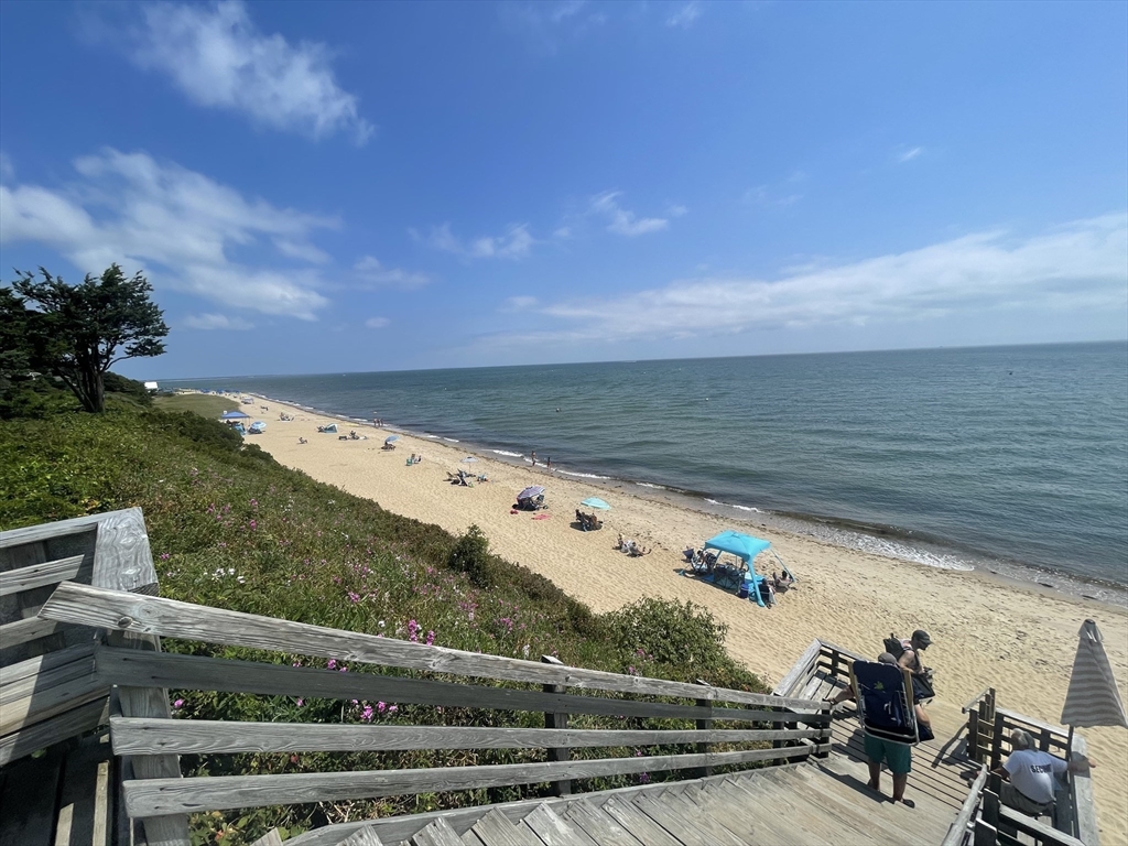 3 Hyannis Point