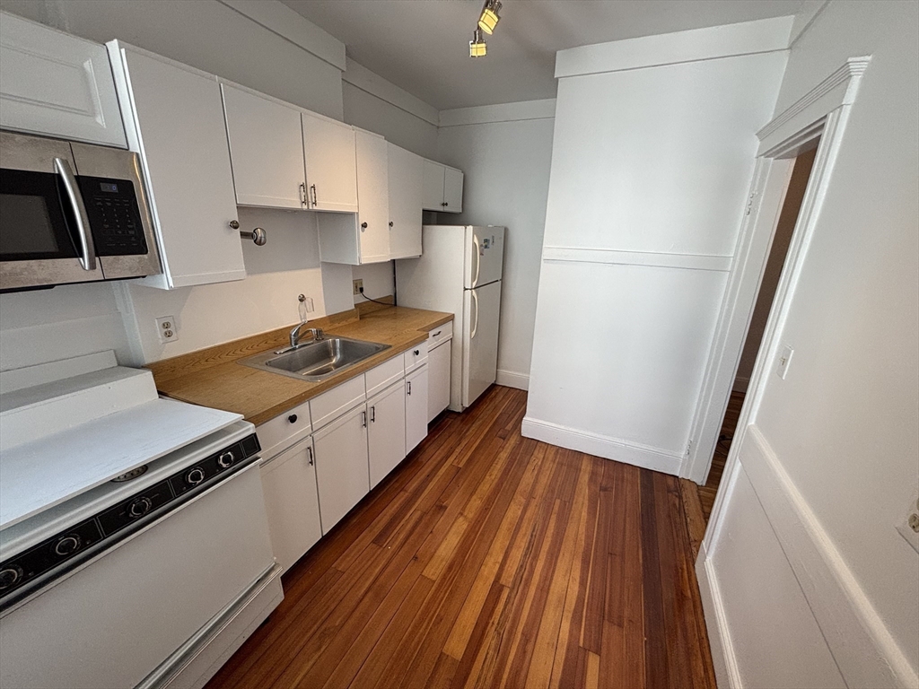 343 South Huntington 7