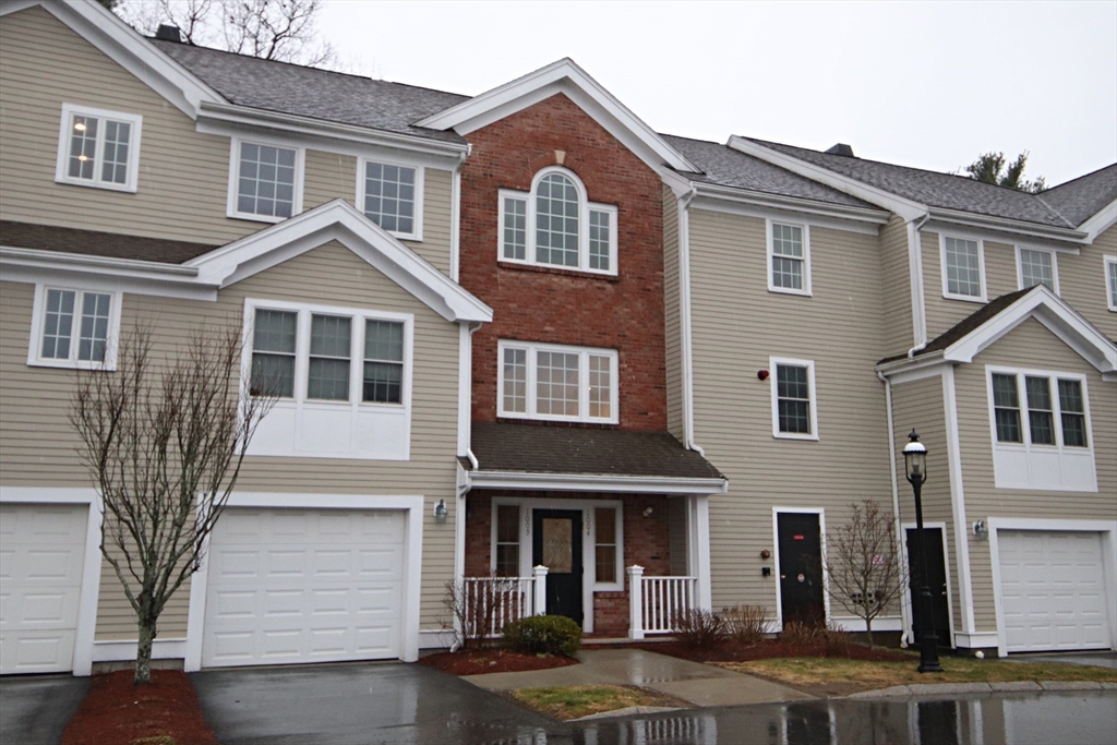 Wakefield, Massachusetts 01880, United States, 2 Bedrooms Bedrooms, ,2 BathroomsBathrooms,Residential,Active,95391