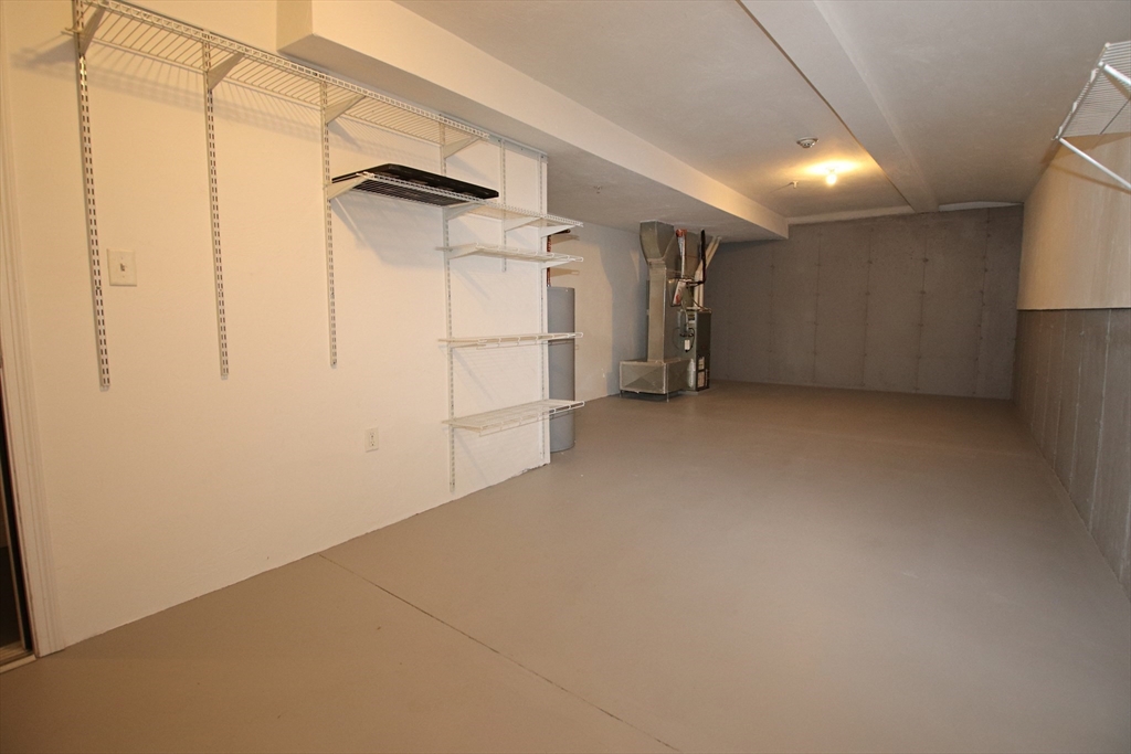 Wakefield, Massachusetts 01880, United States, 2 Bedrooms Bedrooms, ,2 BathroomsBathrooms,Residential,Active,95391