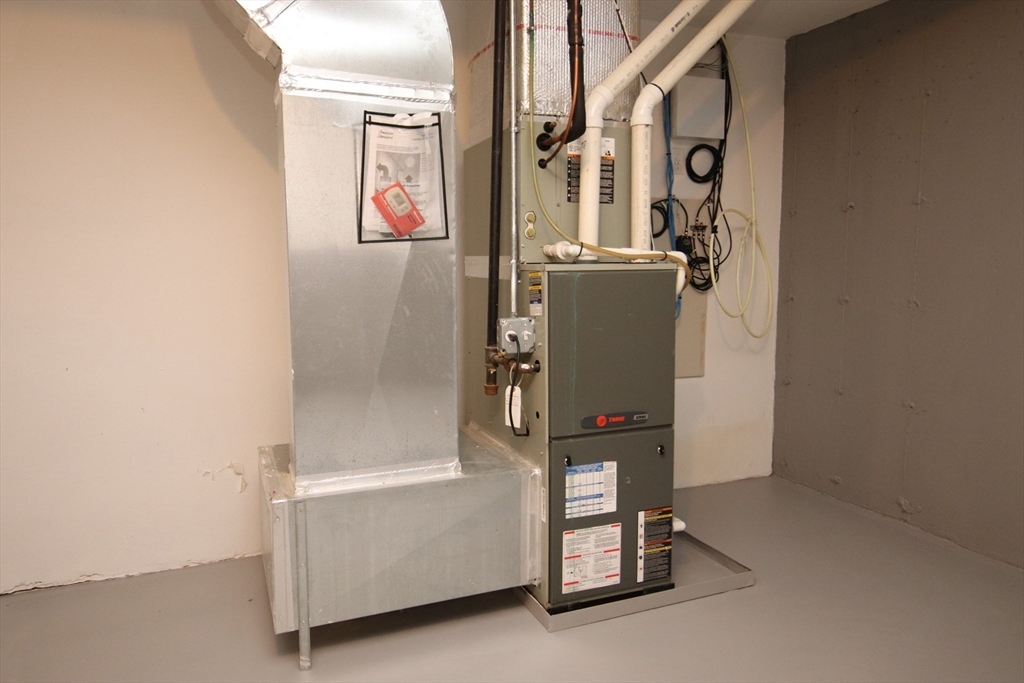 Wakefield, Massachusetts 01880, United States, 2 Bedrooms Bedrooms, ,2 BathroomsBathrooms,Residential,Active,95391