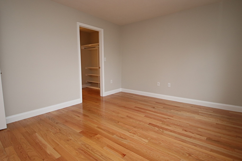 Wakefield, Massachusetts 01880, United States, 2 Bedrooms Bedrooms, ,2 BathroomsBathrooms,Residential,Active,95391