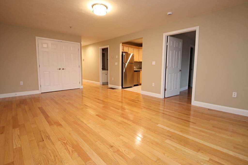 Wakefield, Massachusetts 01880, United States, 2 Bedrooms Bedrooms, ,2 BathroomsBathrooms,Residential,Active,95391