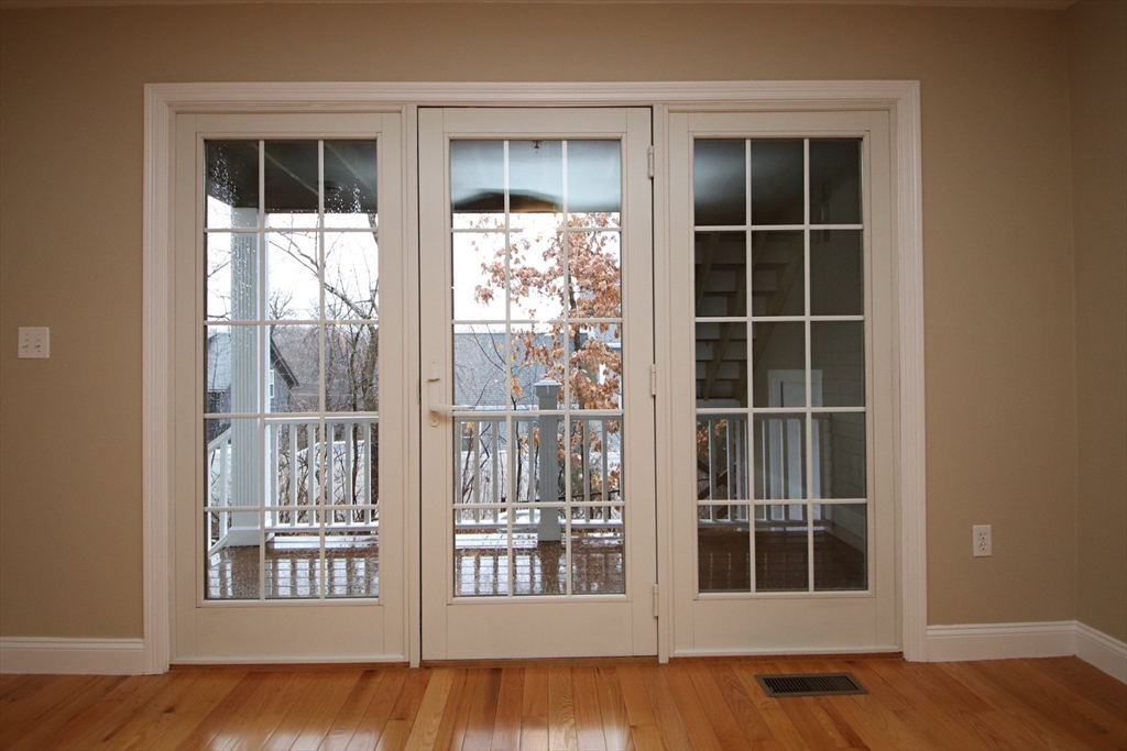 Wakefield, Massachusetts 01880, United States, 2 Bedrooms Bedrooms, ,2 BathroomsBathrooms,Residential,Active,95391