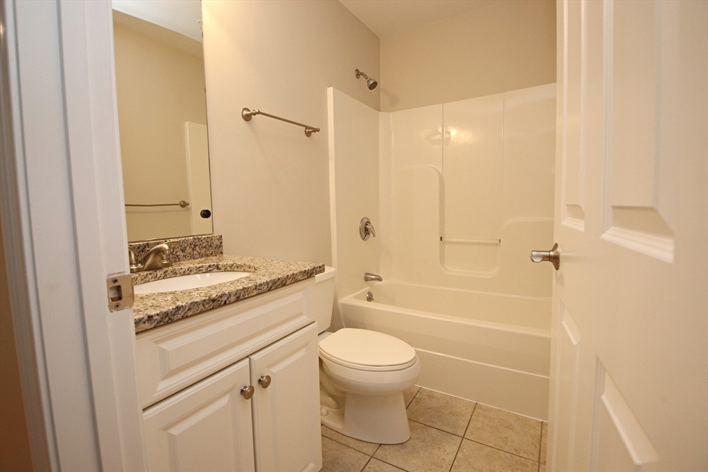 Wakefield, Massachusetts 01880, United States, 2 Bedrooms Bedrooms, ,2 BathroomsBathrooms,Residential,Active,95391