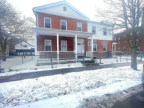 Photo of 27 Wilcox St #2L, Springfield, MA 01105 (MLS # 73481442)