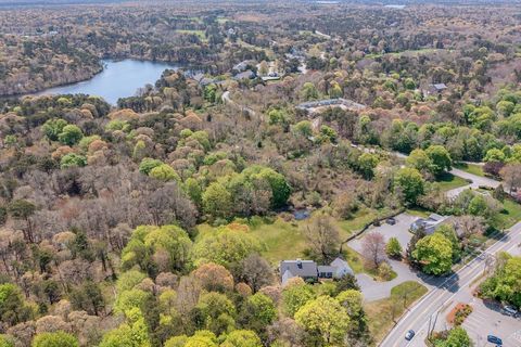 Single Family Residence in Brewster MA 2750 Main St 10.jpg