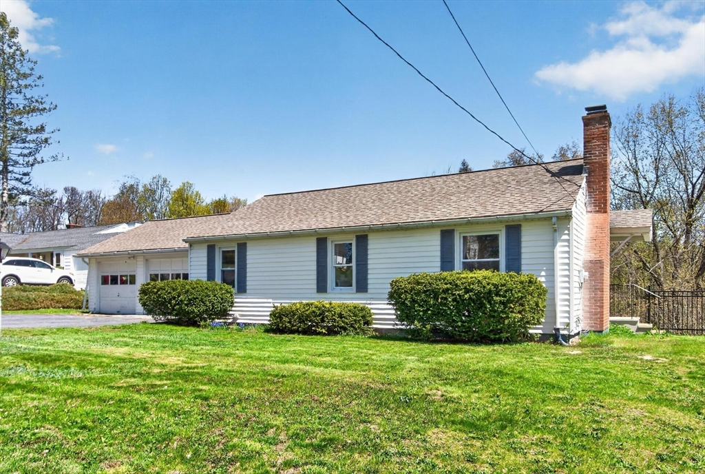 18 Hillside Dr, Lunenburg, MA Photo #1