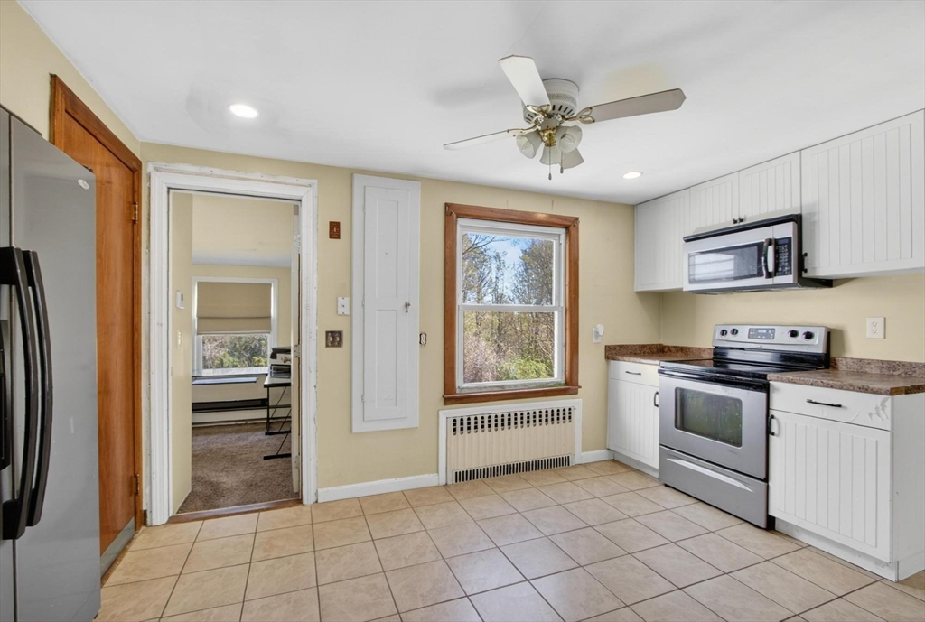 18 Hillside Dr, Lunenburg, MA Photo #7