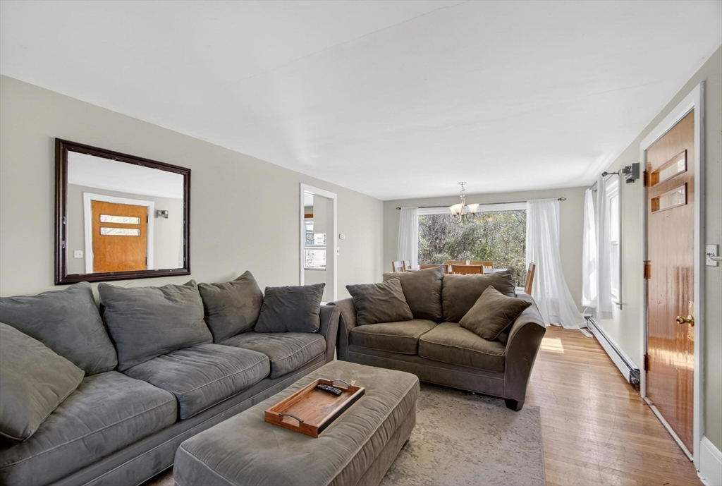 18 Hillside Dr