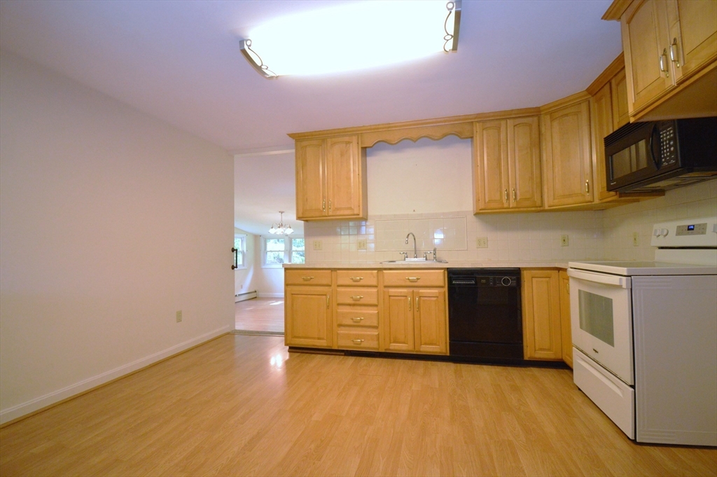 218 Massapoag Ave