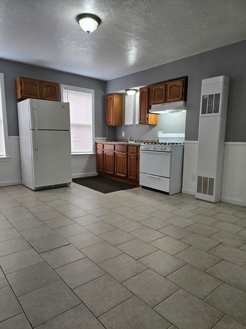 Photo of 40 Aetna St #3, Fall River, MA 02724 (MLS # 73462107)
