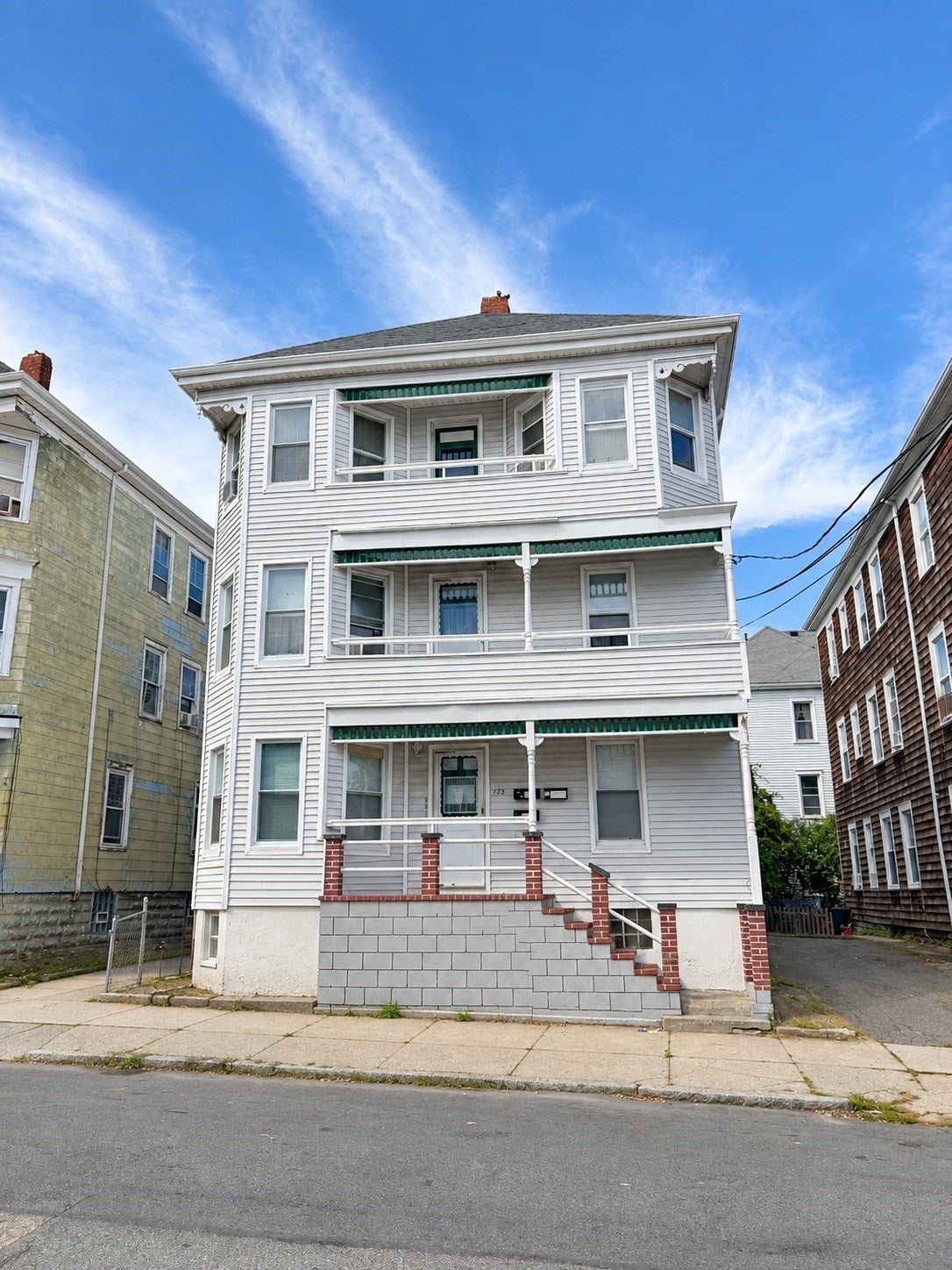Click for 103 David St #1, New Bedford, MA slideshow