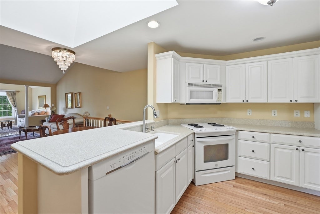 48 William Onthank Ln #48, Southborough, MA, 48 William Onthank Ln #48, Southborough, MA Photo #3