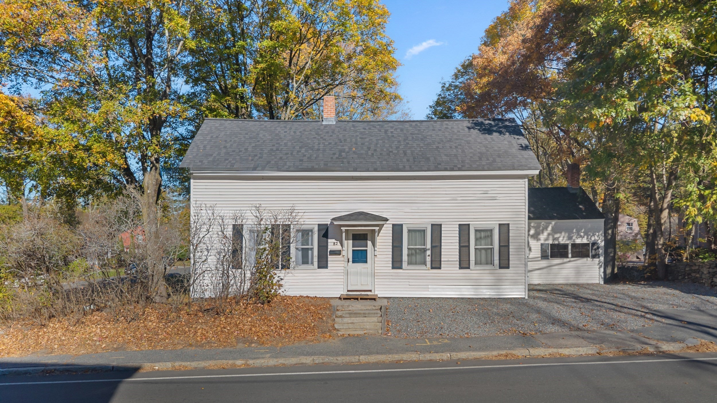 82 W Main St