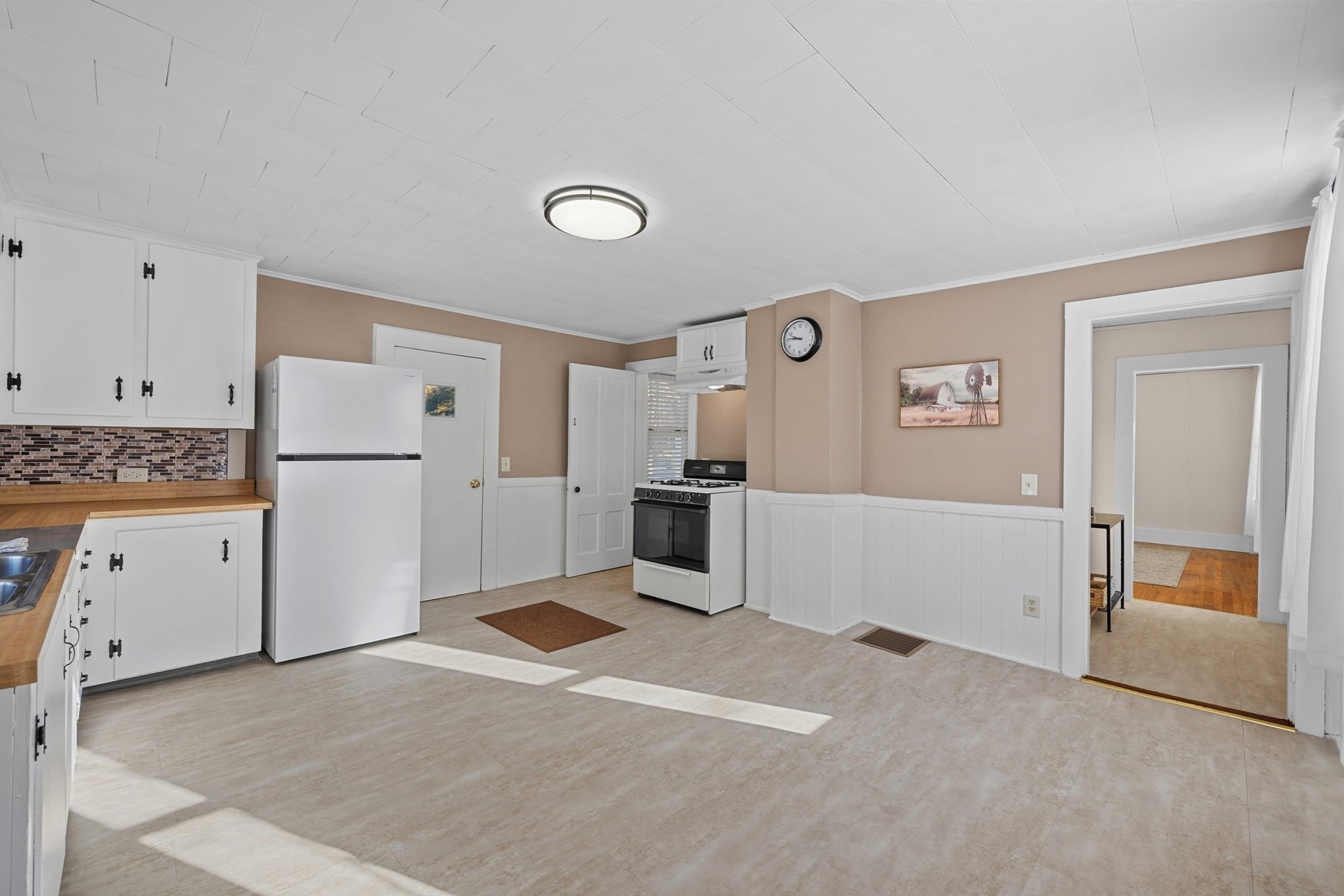82 W Main St, Dudley, MA Photo #7