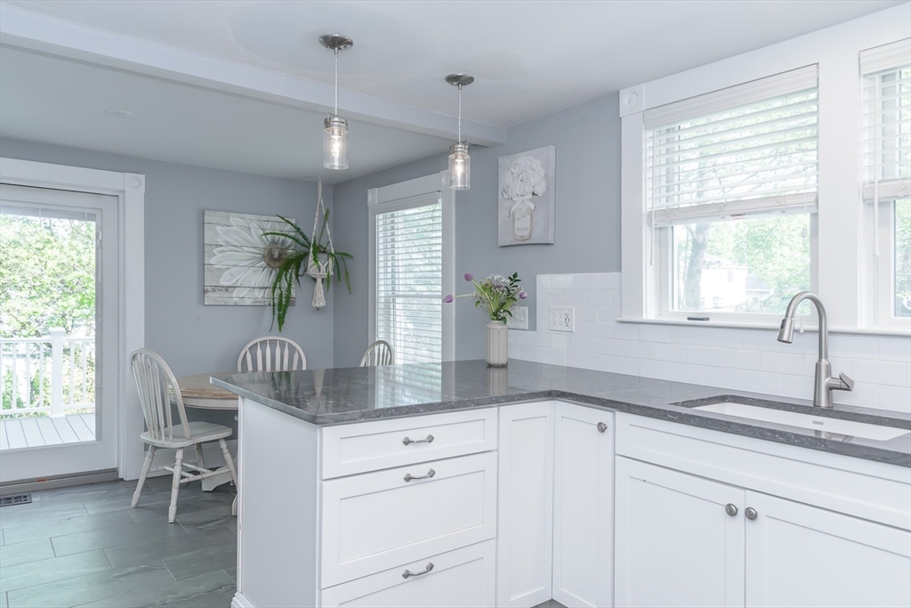 Beverly, Massachusetts 01915, United States, 5 Bedrooms Bedrooms, ,3 BathroomsBathrooms,Residential,Active,121185