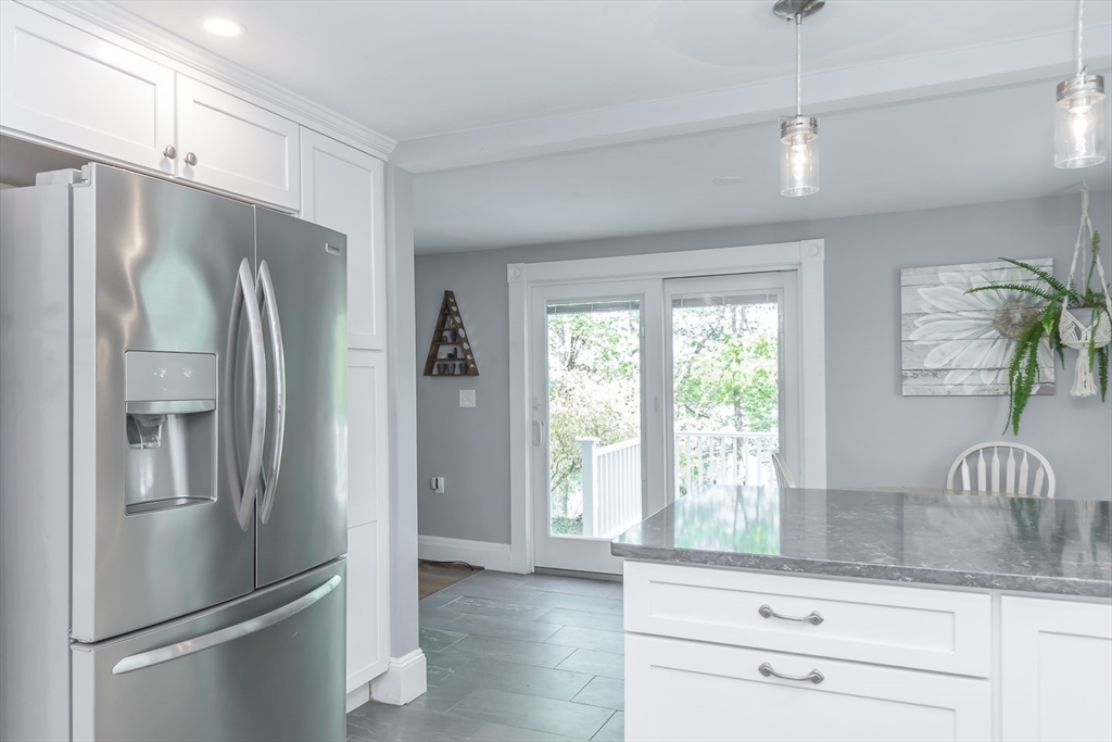 Beverly, Massachusetts 01915, United States, 5 Bedrooms Bedrooms, ,3 BathroomsBathrooms,Residential,Active,121185