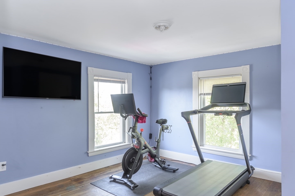 Beverly, Massachusetts 01915, United States, 5 Bedrooms Bedrooms, ,3 BathroomsBathrooms,Residential,Active,121185