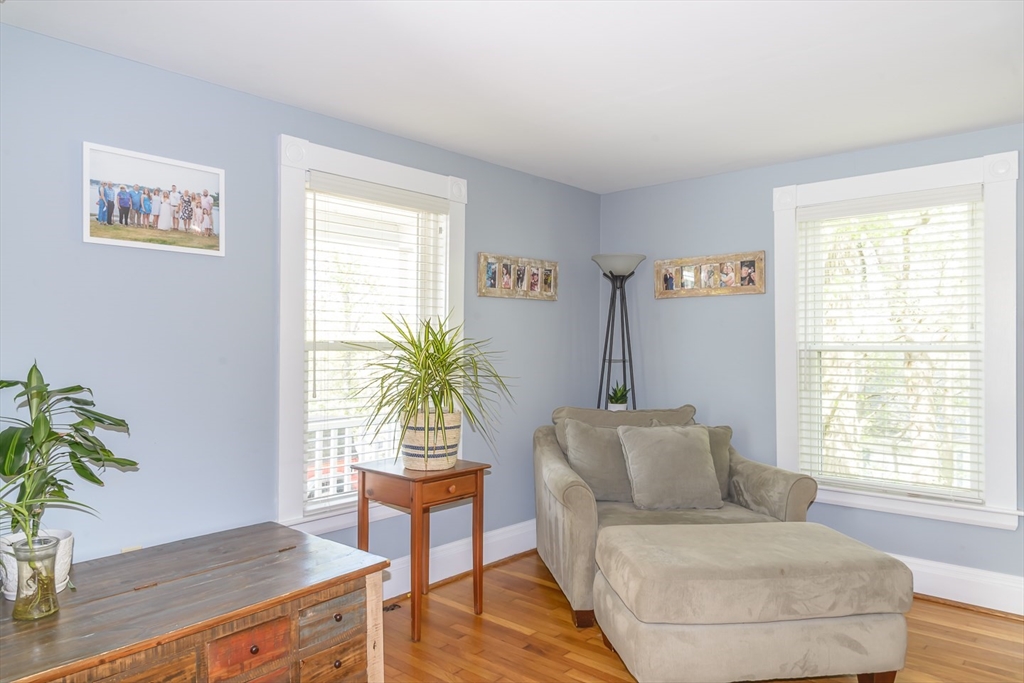 Beverly, Massachusetts 01915, United States, 5 Bedrooms Bedrooms, ,3 BathroomsBathrooms,Residential,Active,121185