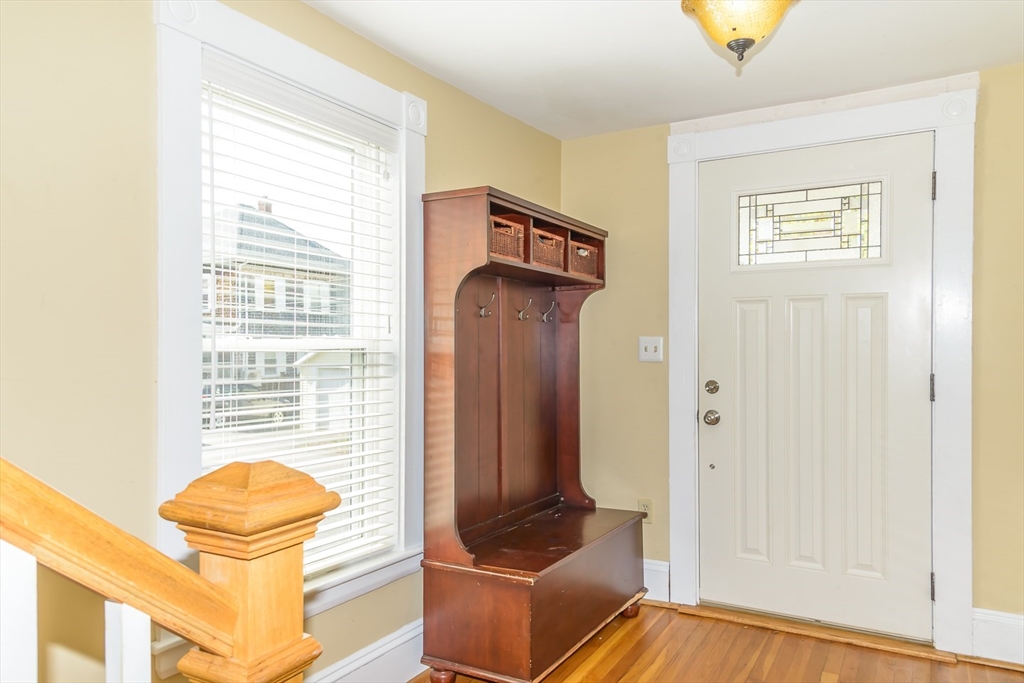 Beverly, Massachusetts 01915, United States, 5 Bedrooms Bedrooms, ,3 BathroomsBathrooms,Residential,Active,121185