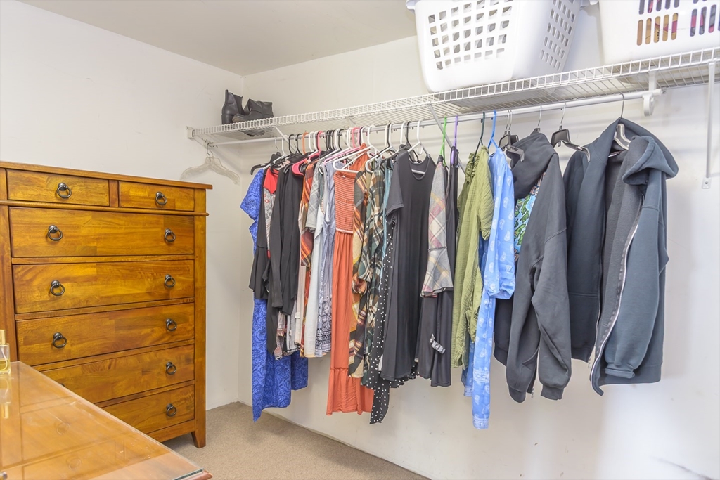 Beverly, Massachusetts 01915, United States, 5 Bedrooms Bedrooms, ,3 BathroomsBathrooms,Residential,Active,121185