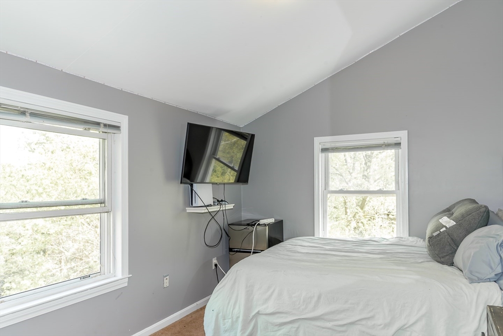 Beverly, Massachusetts 01915, United States, 5 Bedrooms Bedrooms, ,3 BathroomsBathrooms,Residential,Active,121185