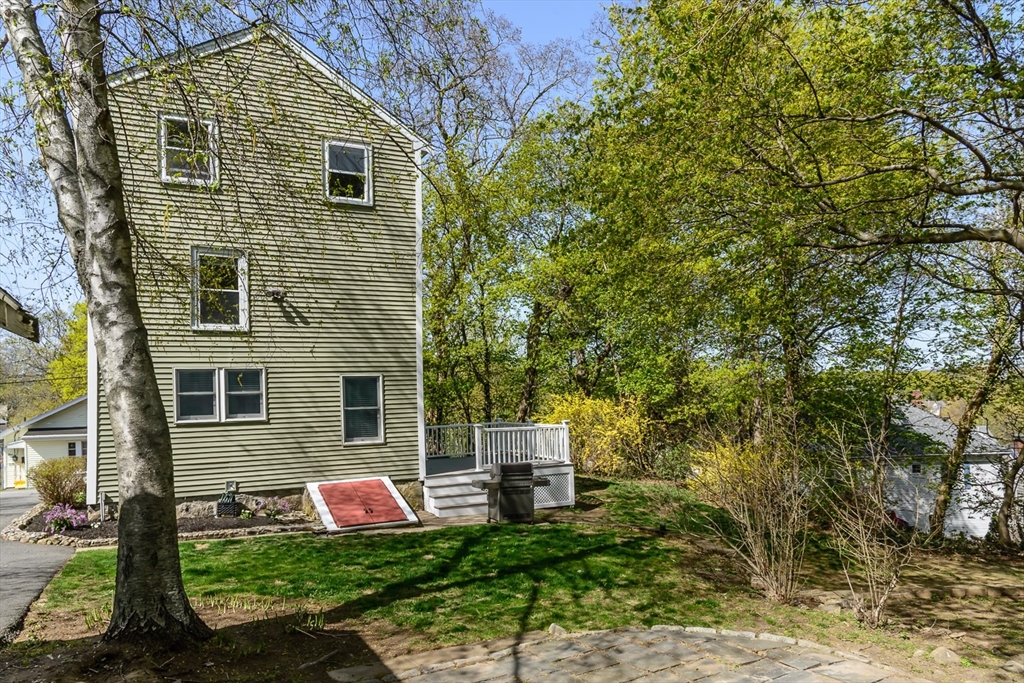 Beverly, Massachusetts 01915, United States, 5 Bedrooms Bedrooms, ,3 BathroomsBathrooms,Residential,Active,121185