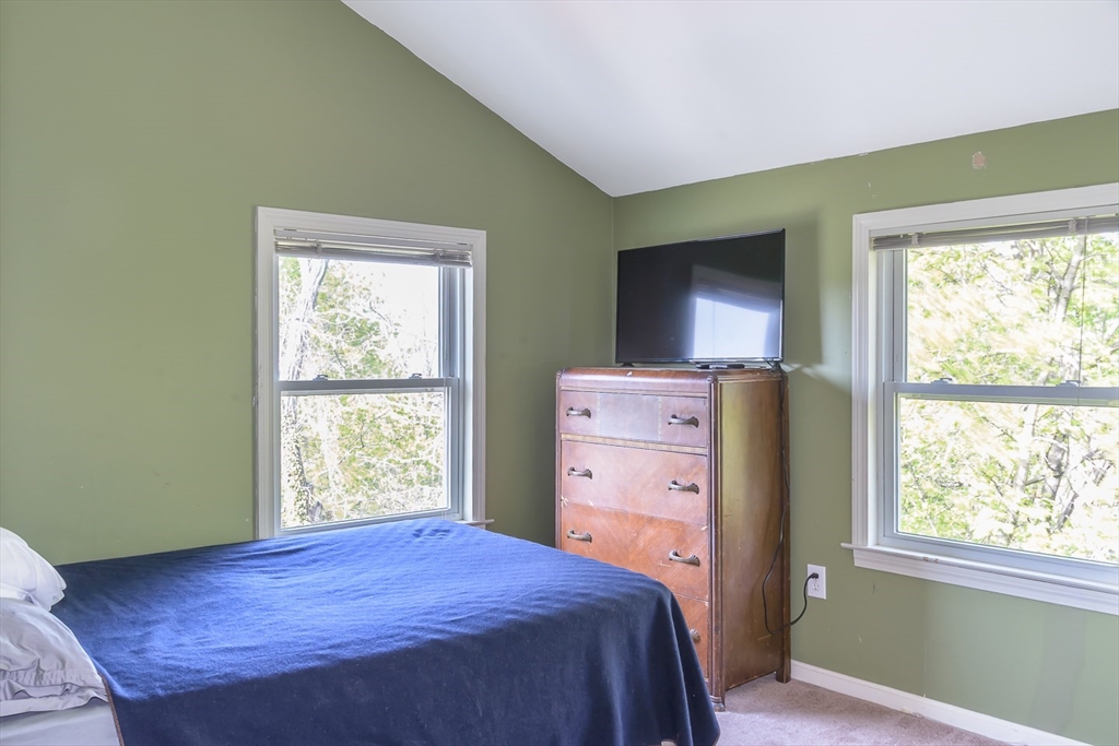 Beverly, Massachusetts 01915, United States, 5 Bedrooms Bedrooms, ,3 BathroomsBathrooms,Residential,Active,121185