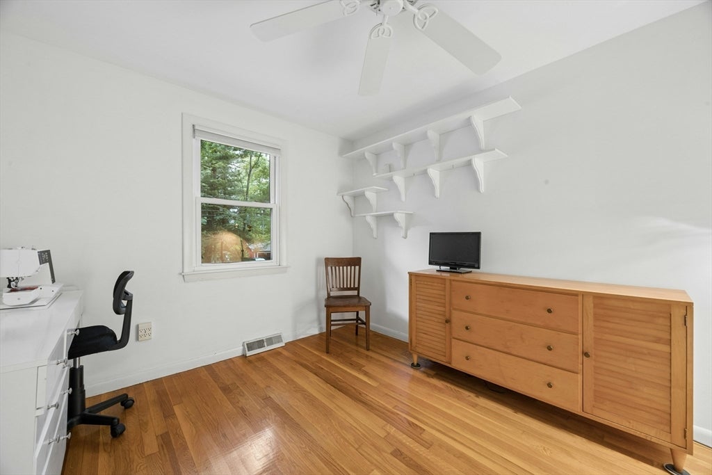 210 Chamberlain St, Holliston, MA, 210 Chamberlain St, Holliston, MA Photo #18