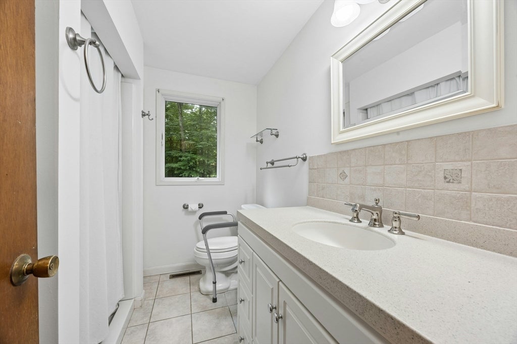 210 Chamberlain St, Holliston, MA, 210 Chamberlain St, Holliston, MA Photo #20