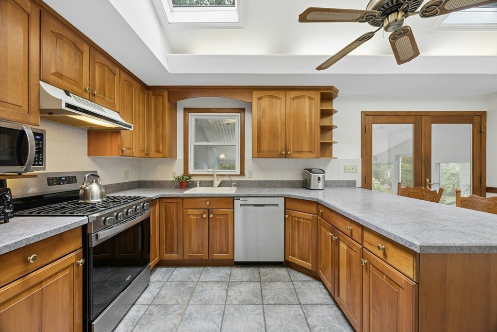 210 Chamberlain St, Holliston, MA, 210 Chamberlain St, Holliston, MA Photo #4