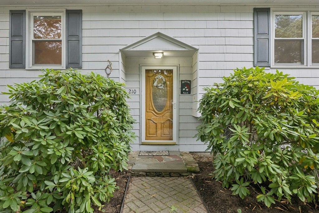 210 Chamberlain St, Holliston, MA, 210 Chamberlain St, Holliston, MA Photo #2