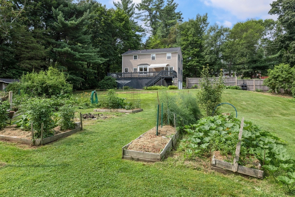 18 Village St
