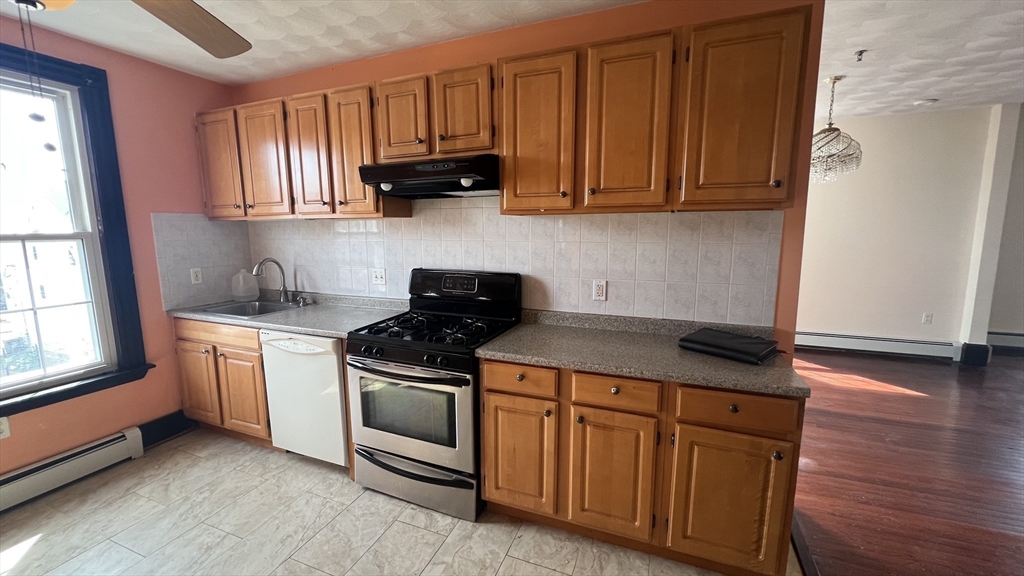 Photo 1 of 18 — 15 Locust Street 3, Everett, MA 02149