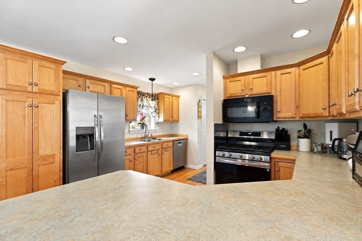 21 Hemlock Dr #21, East Bridgewater, MA, 21 Hemlock Dr #21, East Bridgewater, MA Photo #1