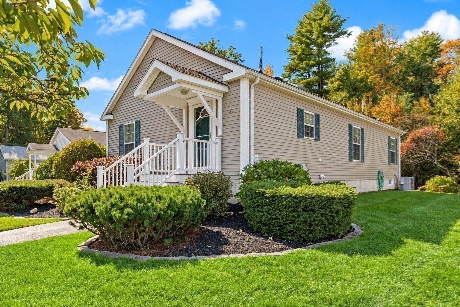 21 Hemlock Dr #21, East Bridgewater, MA, 21 Hemlock Dr #21, East Bridgewater, MA Photo #2