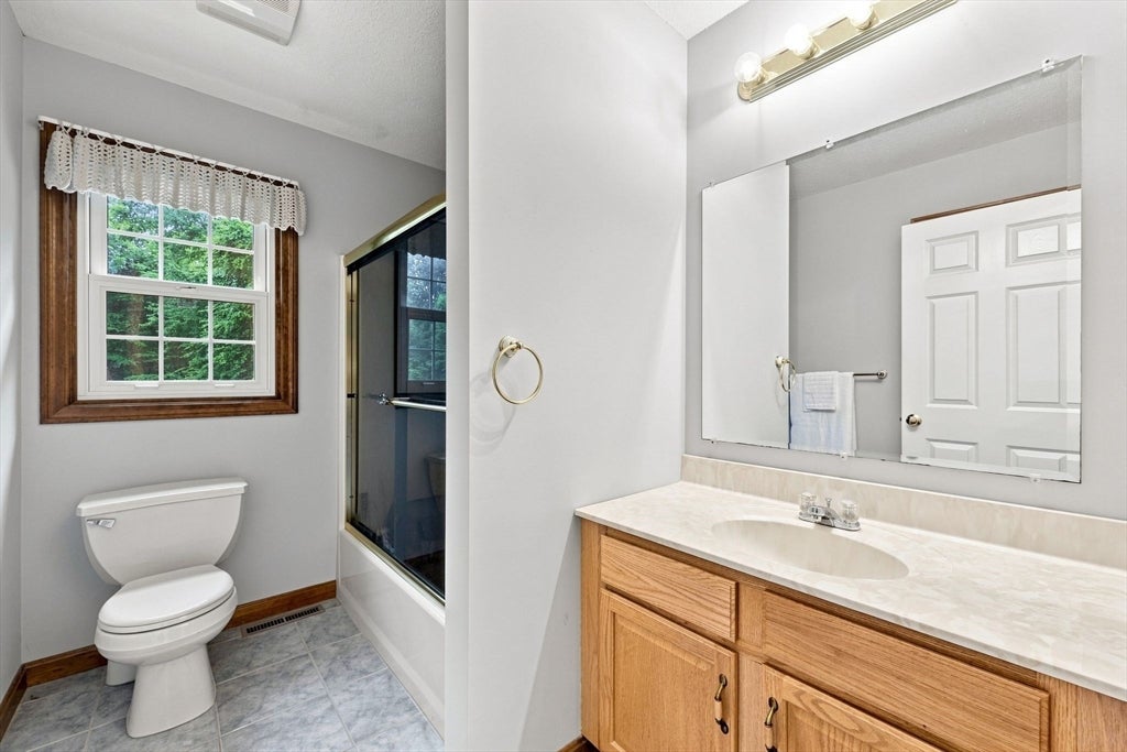 46 Jessica Pl, Agawam, MA, 46 Jessica Pl, Agawam, MA Photo #28
