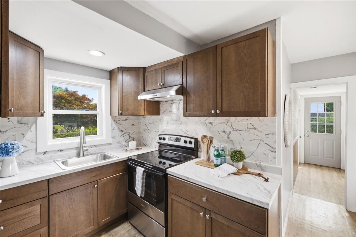 84 Atherton St #1, Stoughton, MA Photo #16