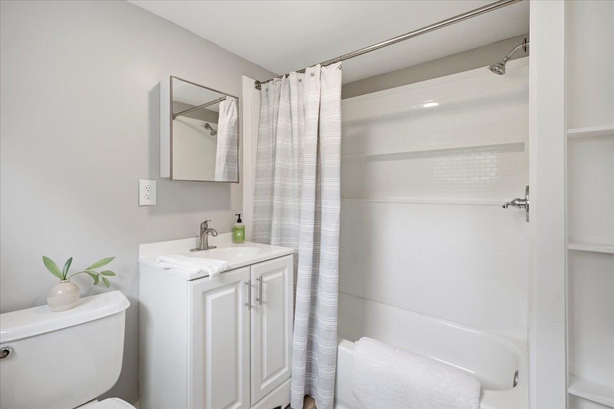 84 Atherton St #1, Stoughton, MA Photo #20