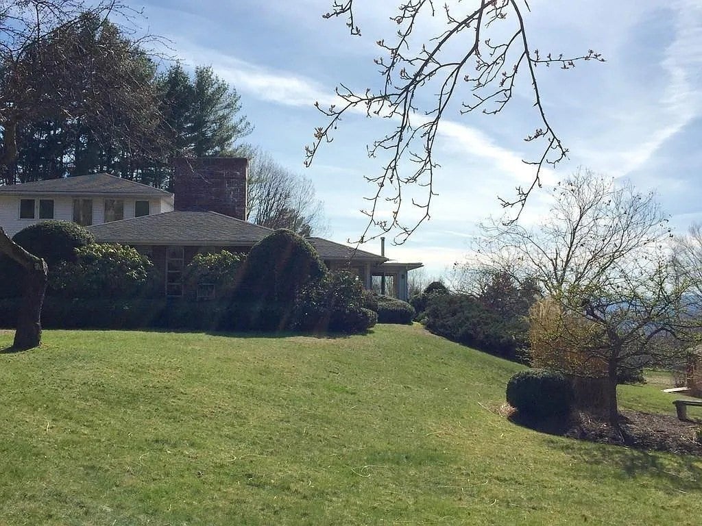 61 Arnold Rd, Pelham, MA, 61 Arnold Rd, Pelham, MA Photo #5