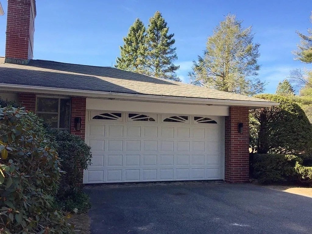 61 Arnold Rd, Pelham, MA, 61 Arnold Rd, Pelham, MA Photo #2