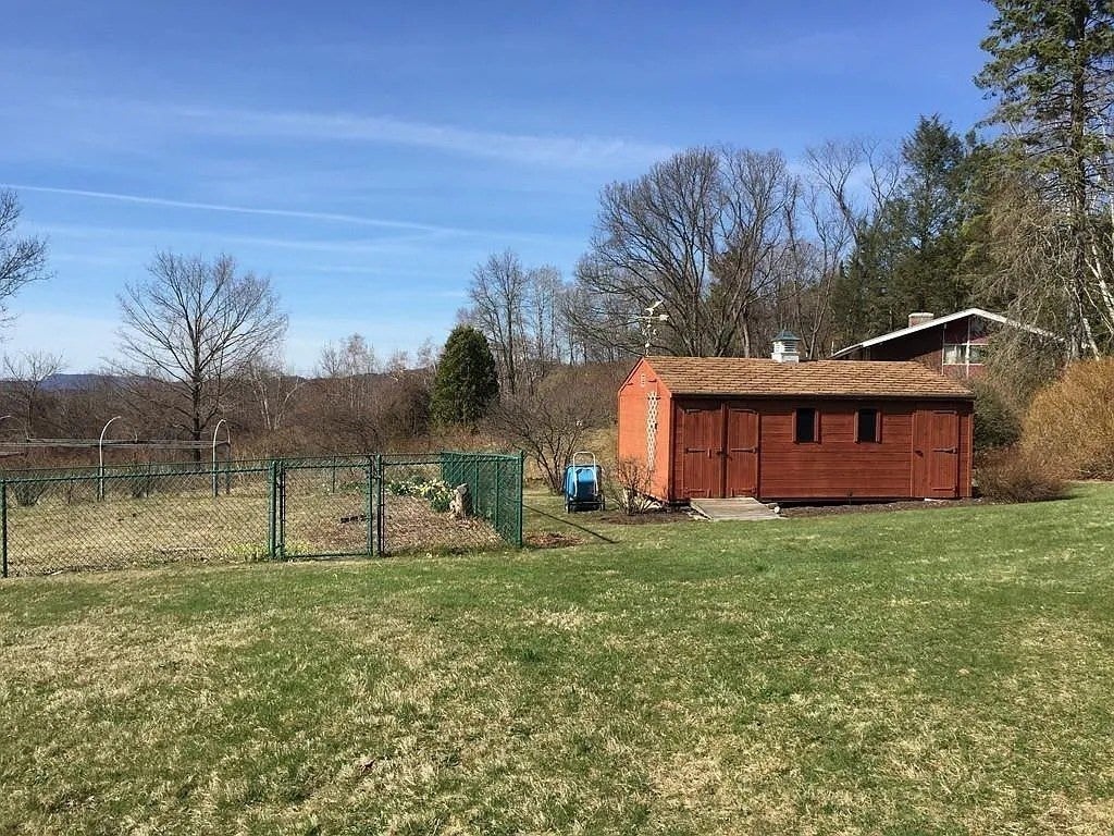 61 Arnold Rd, Pelham, MA, 61 Arnold Rd, Pelham, MA Photo #23