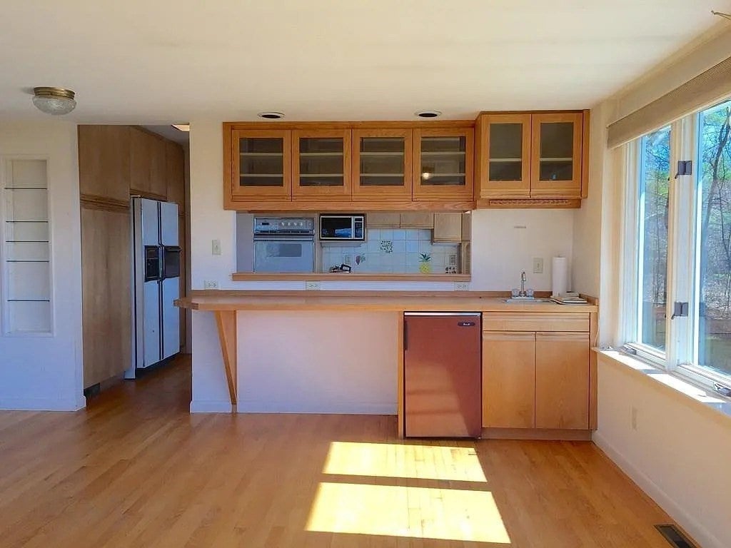 61 Arnold Rd, Pelham, MA, 61 Arnold Rd, Pelham, MA Photo #11
