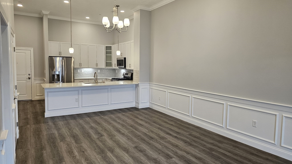 320 Middlesex Ave A406