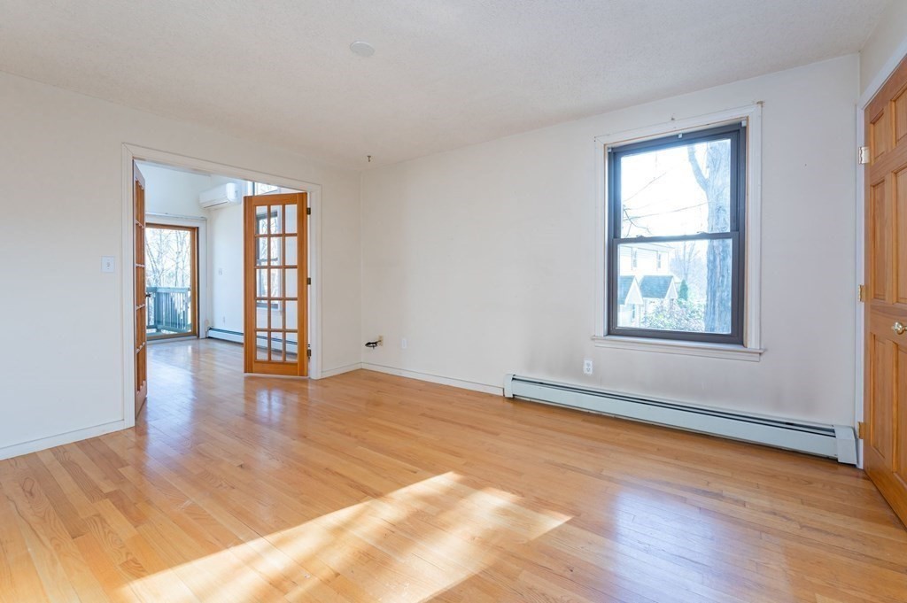 Haverhill, Massachusetts 01832, United States, 3 Bedrooms Bedrooms, ,2 BathroomsBathrooms,Residential,Active,171652